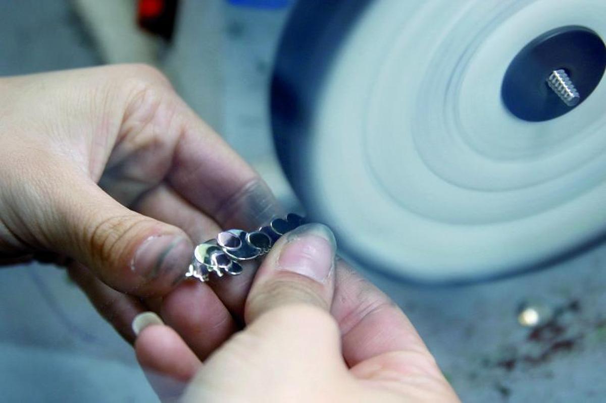 DETALLE DEL TRABAJO DE PULIDOR.