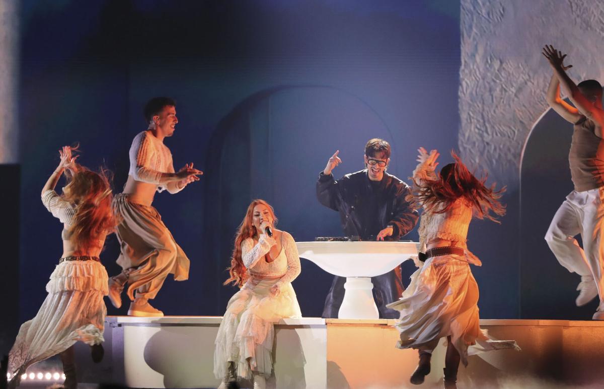 BENIDORM, 14/02/2026.- Tony Grox &amp; Lucycalys ganan el Benidorm Fest 2026 con 'T Amaré', una declaración de amor flamenca, hoy sábado en la localidad alicantina. EFE/RTVE/Roberto Moreno Moya SOLO USO EDITORIAL/SOLO DISPONIBLE PARA ILUSTRAR LA NOTICIA QUE ACOMPAÑA (CRÉDITO OBLIGATORIO)