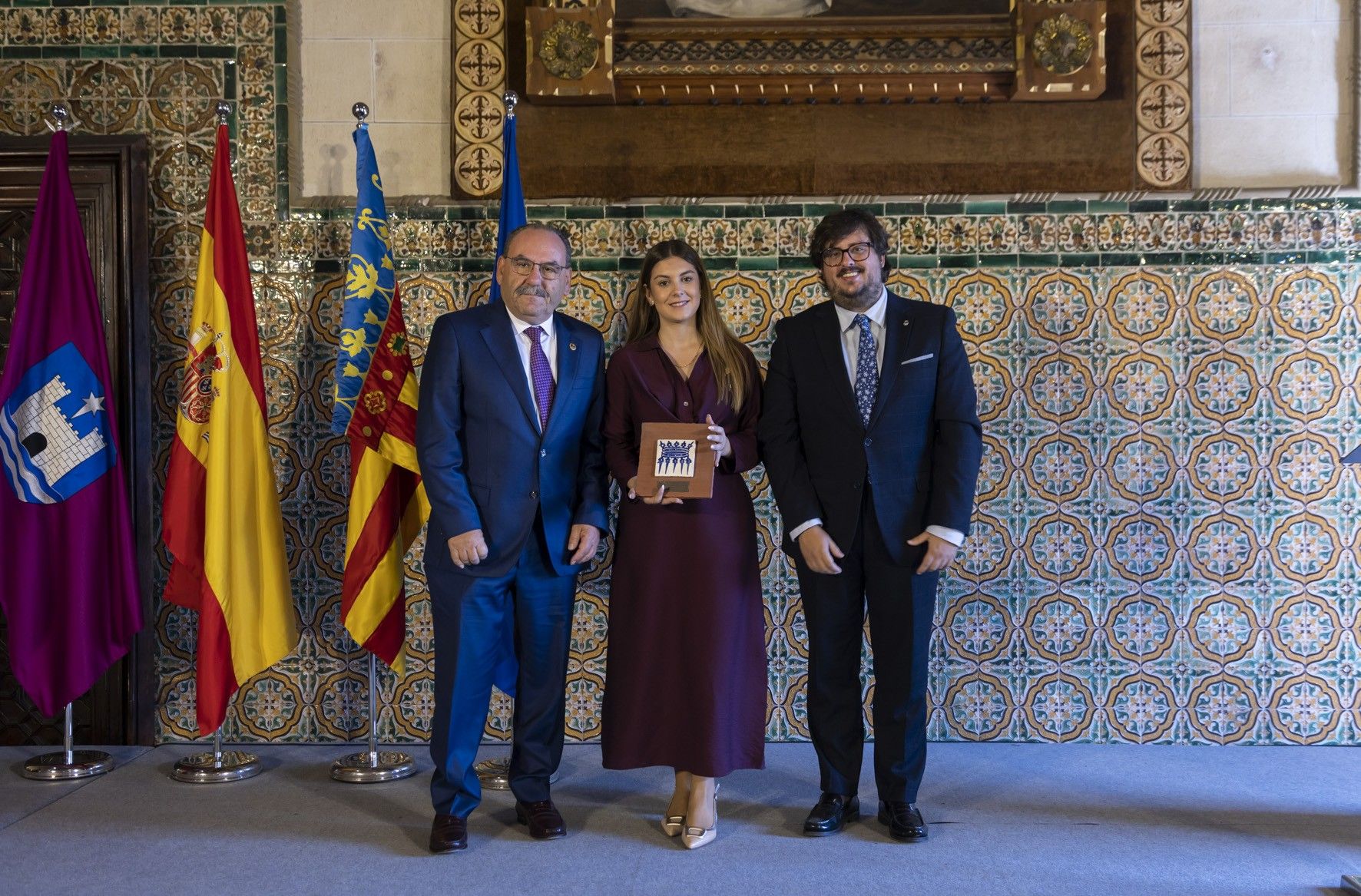 Las imágenes del Acto Cívico que reconoce a personas y colectivos de Gandia