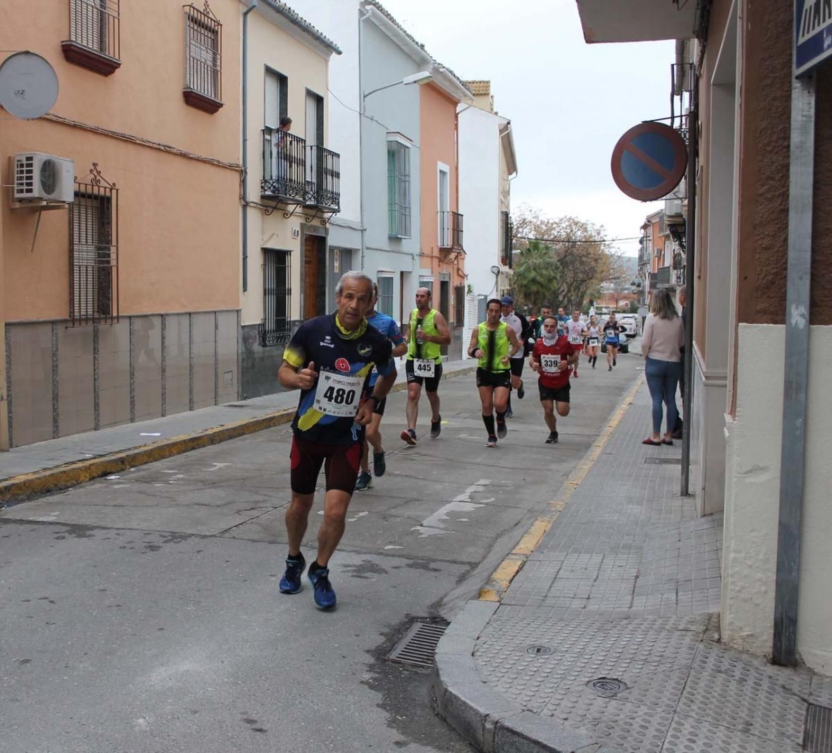 Javier Arcas y Fátima Ouhaddou vencen en la Media Maratón de Lucena