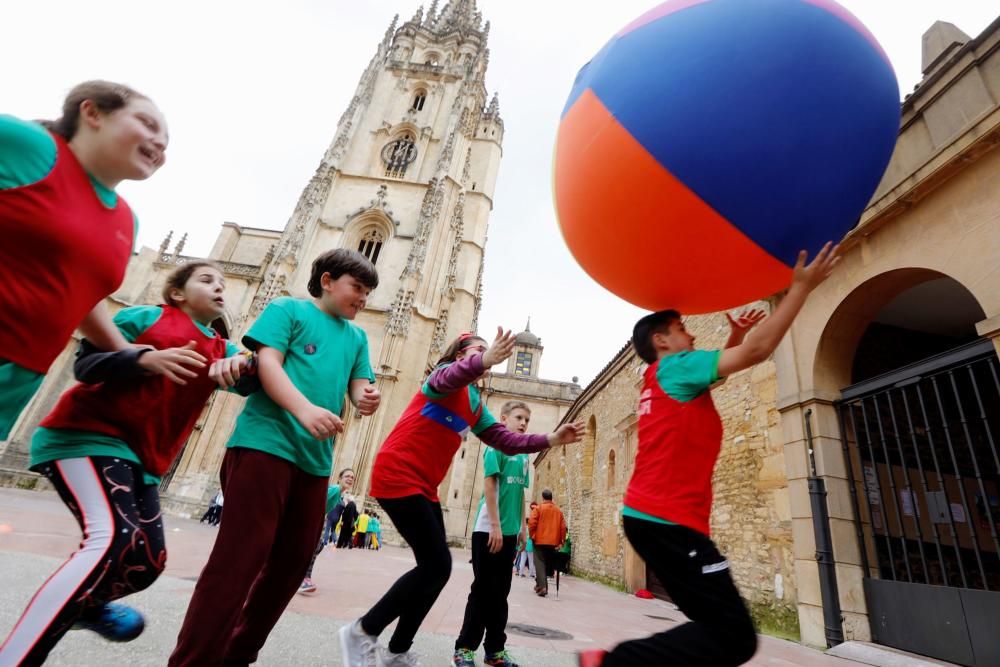 Día de la Educación Física al aire libre en la Plaza de la Catedral