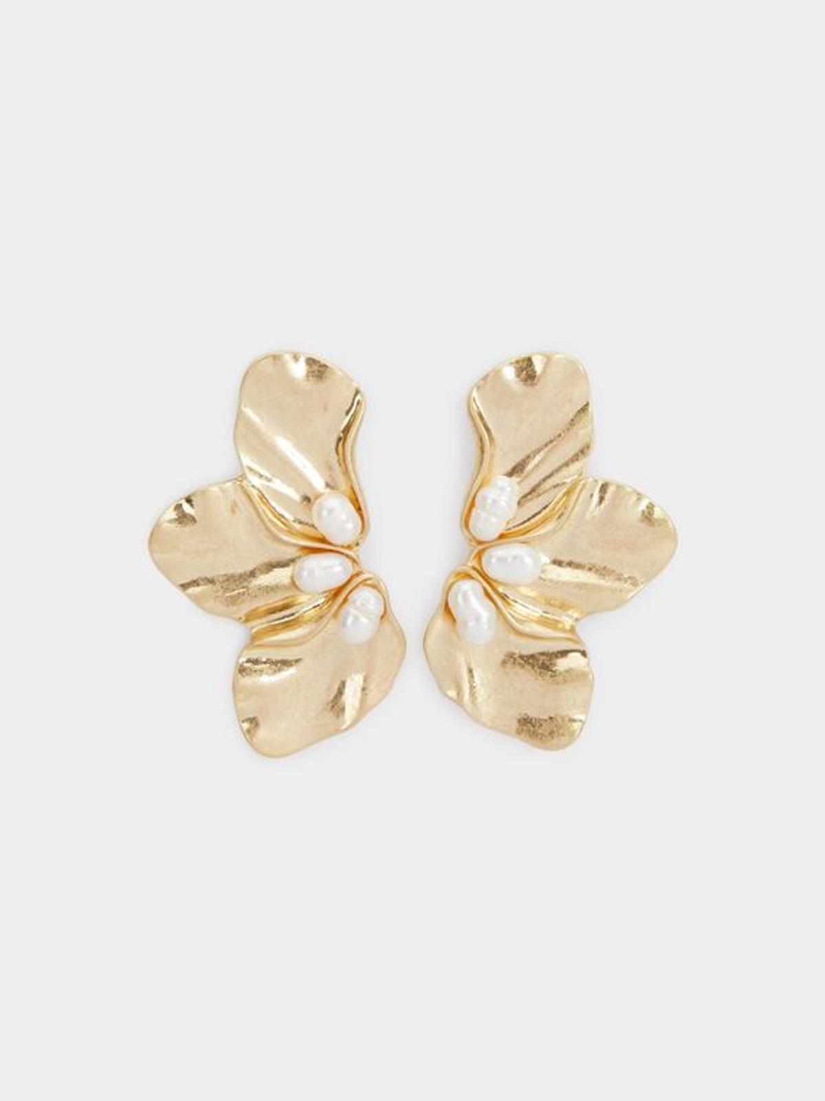 Pendientes dorados con perlas de Parfois