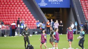 Entrenamiento  del F. C Barcelona  a la sede de la final, San Mamés