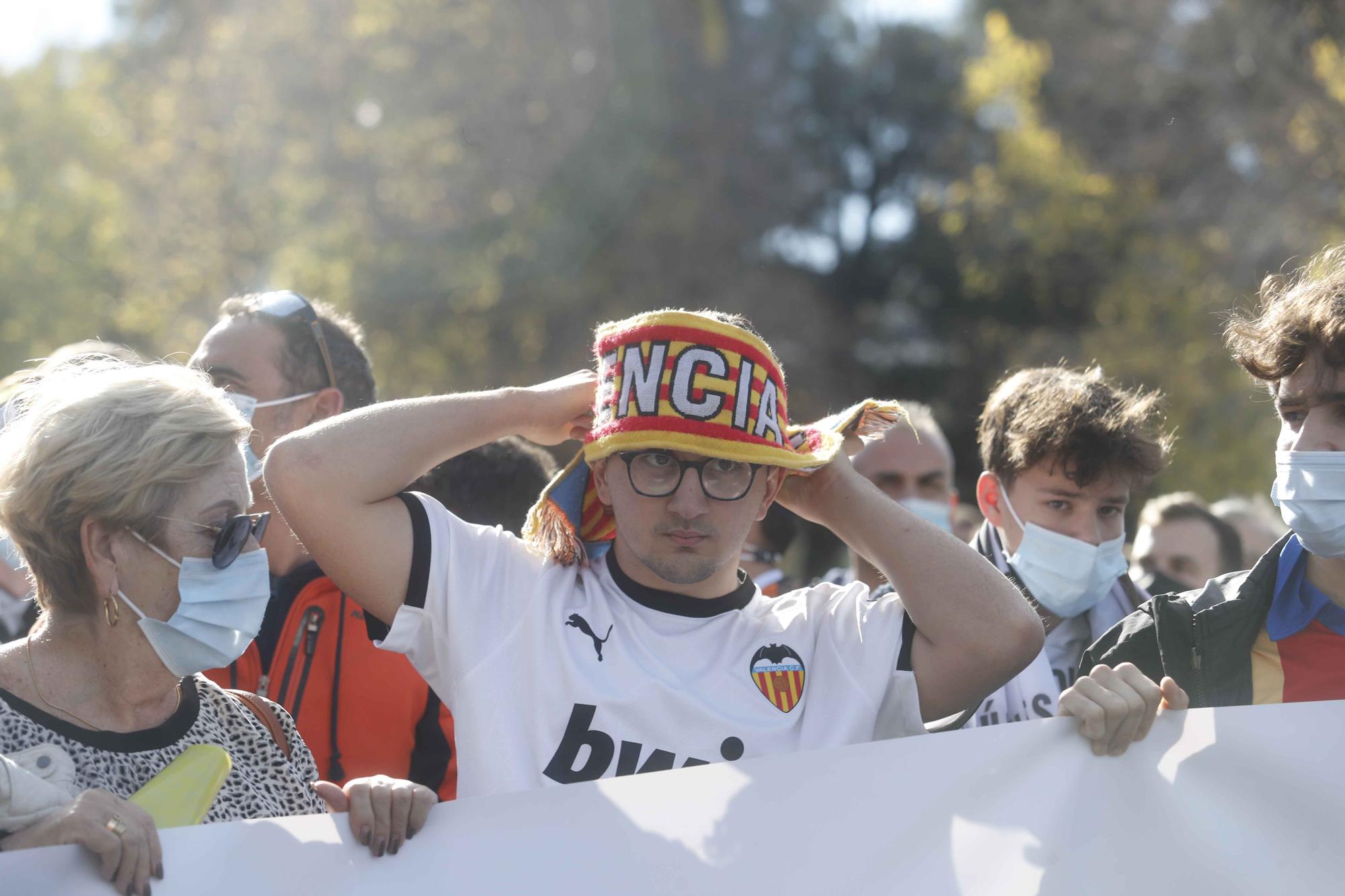 Manifestación contra Peter Lim