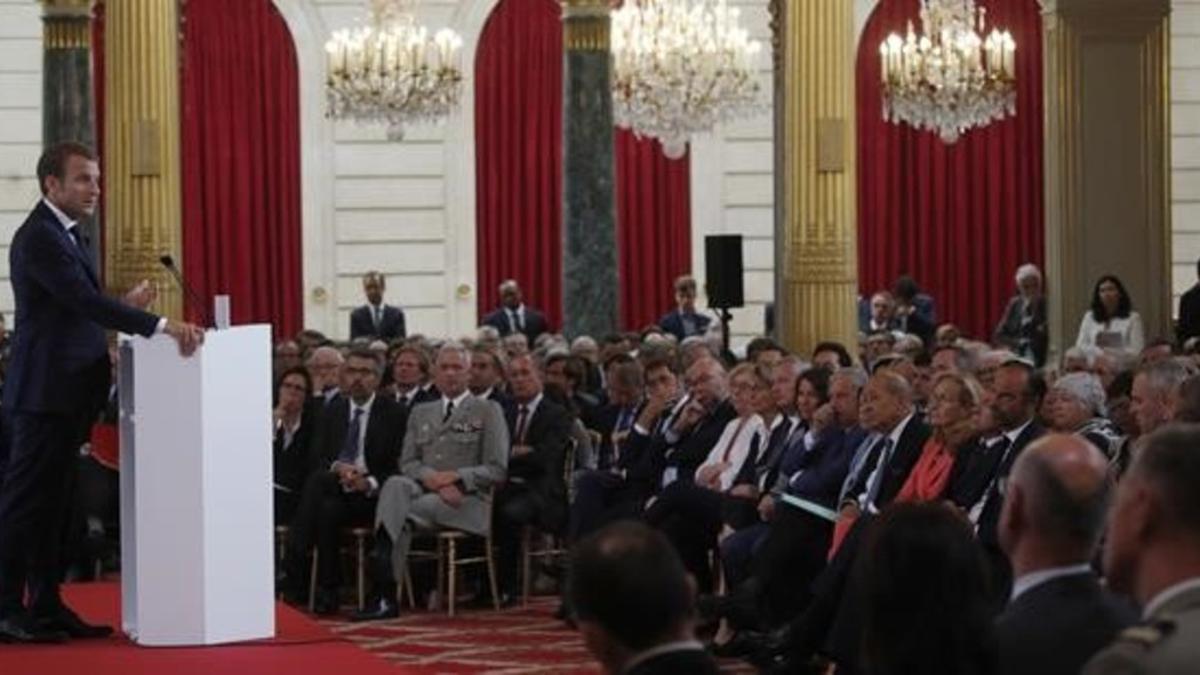 Emmanuel Macron durante su discurso anual a los embajadores.