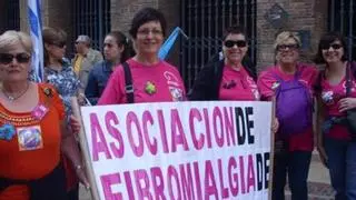 Pacientes con fibromialgia de Elda y Petrer reclaman más atención sanitaria: "No somos invisibles"