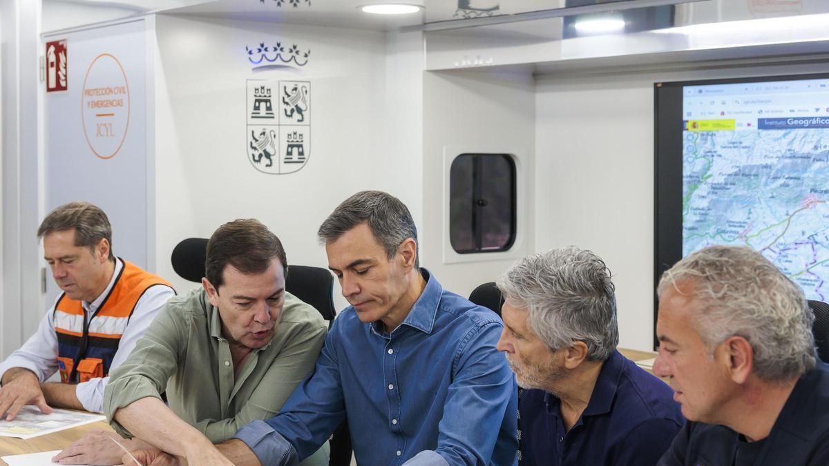 Mañueco, Sánchez y Marlaska en el Cecod