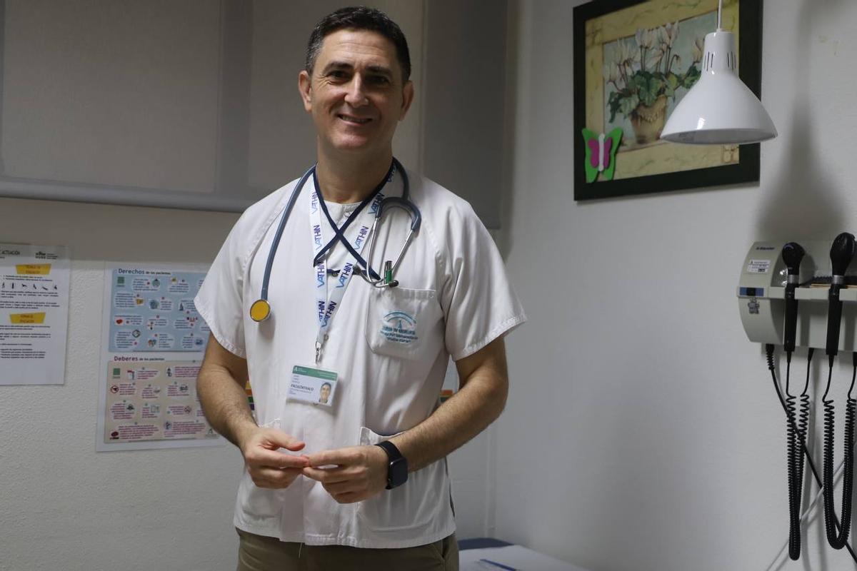 El coordinador de la Unidad de Alergia y Neumología Pediátricas del hospital Reina Sofía, Javier Torres.