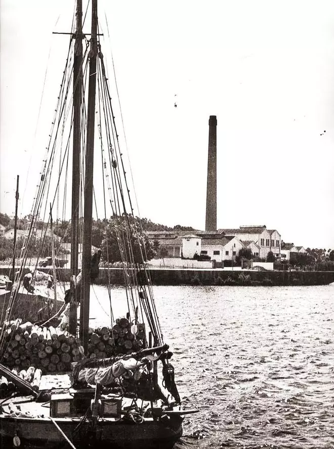 ... Cuando en 1939 Nestlé abrió en Pontecesures la primera fábrica de leche condensada de España