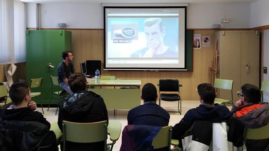 Una de les xarrades fetes per LGTBI MARIola a alumnes de Secundària al llarg d&#039;aquest curs.