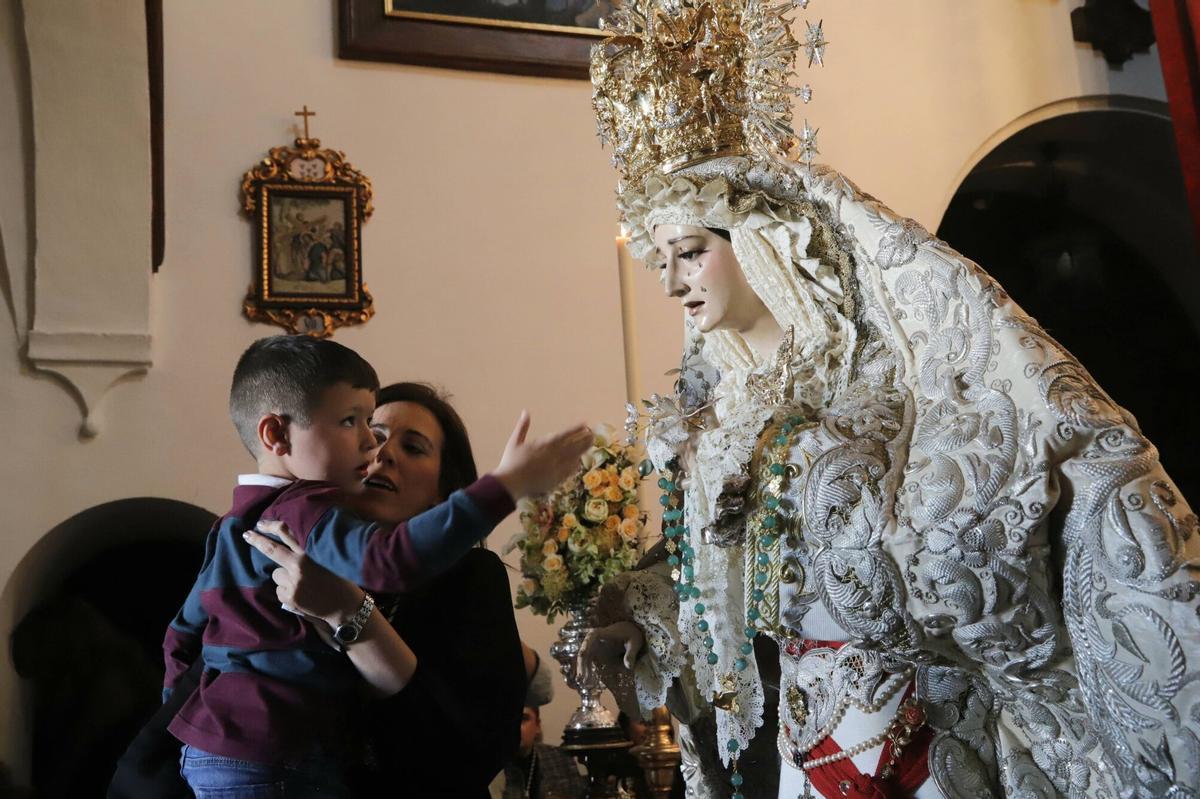 A.J.González Córdoba Viernes de Dolores besamanos de la Paz