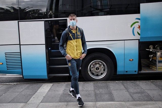 Llegada del Villarreal, oponente en la Copa del Rey del CD Tenerife, al Hotel Silken