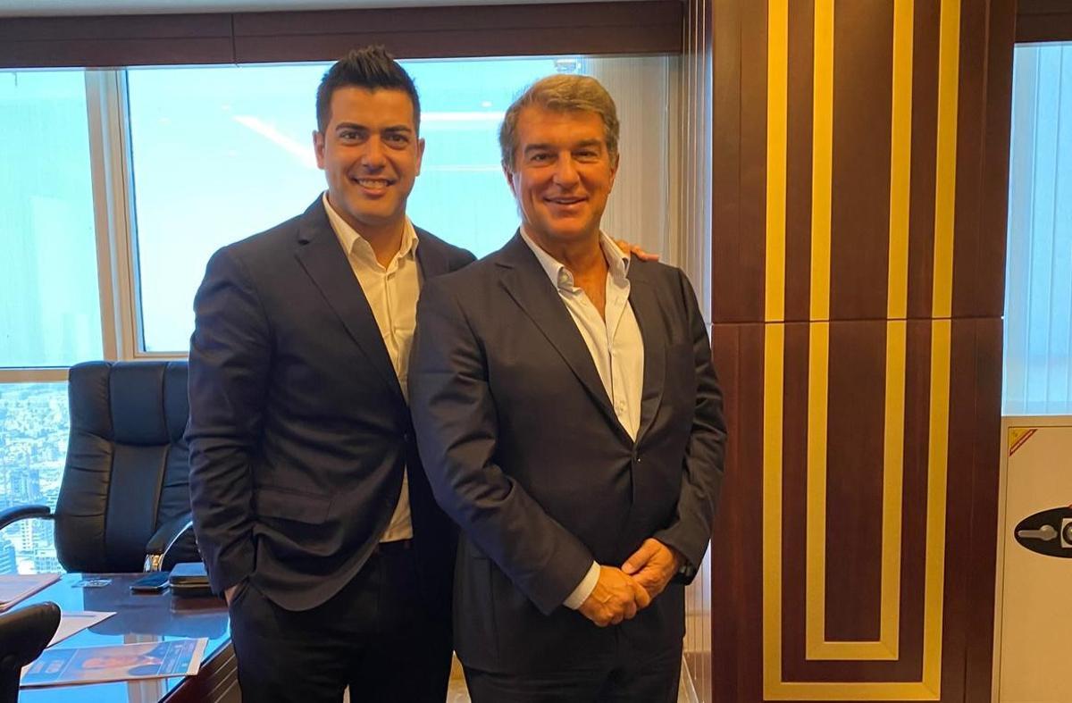 Rayco, junto a Laporta, presidente del FC Barcelona.