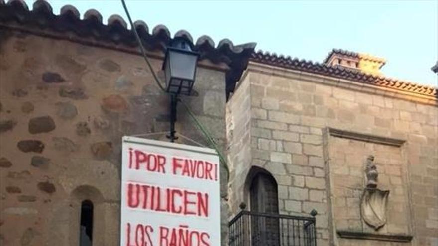 «Hay que cultivar la cultura de que no se puede mear en las puertas de las casas»