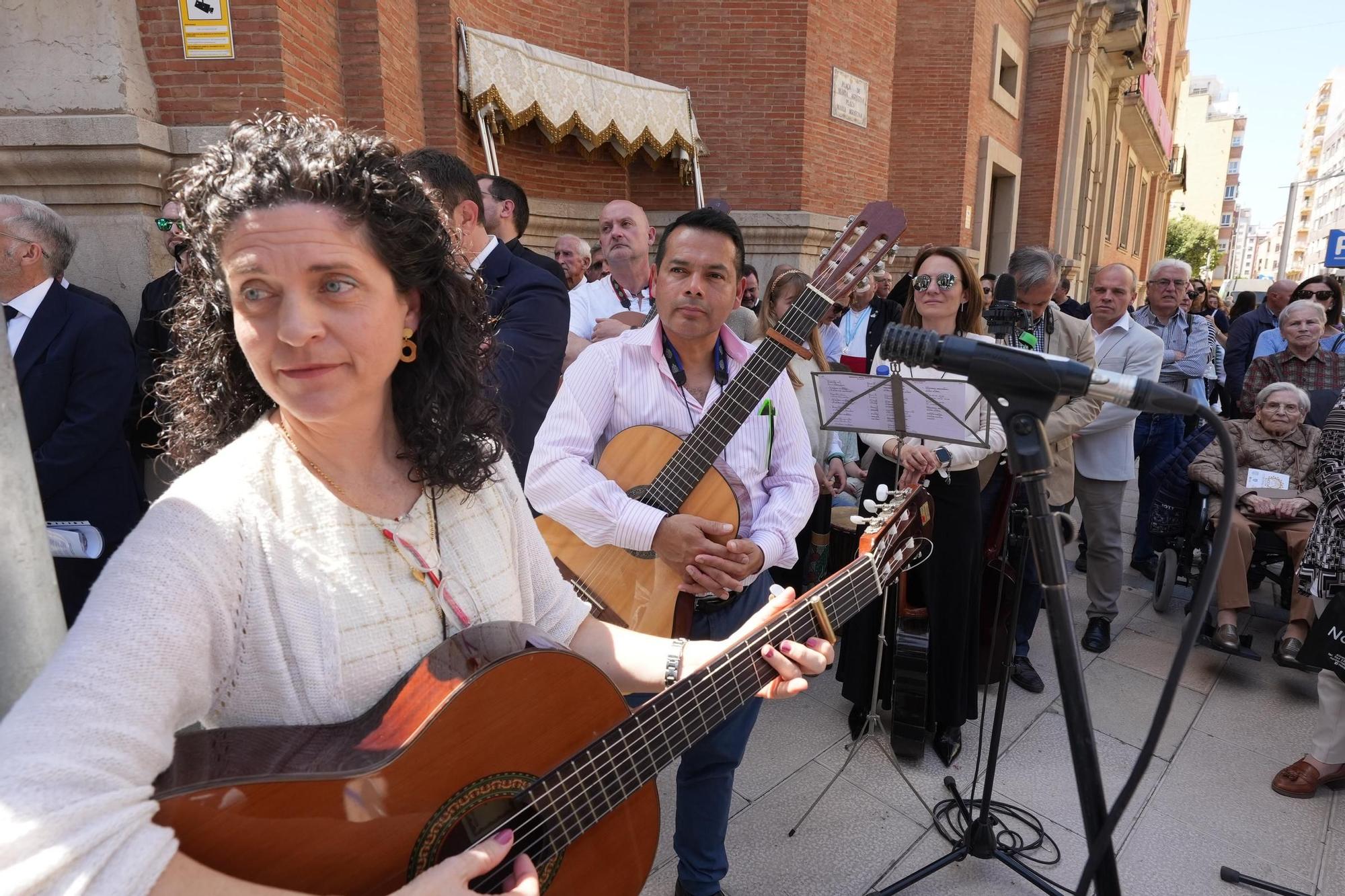 Galería de imágenes: La Virgen del Lledó sale de la basílica para ir a la ciudad