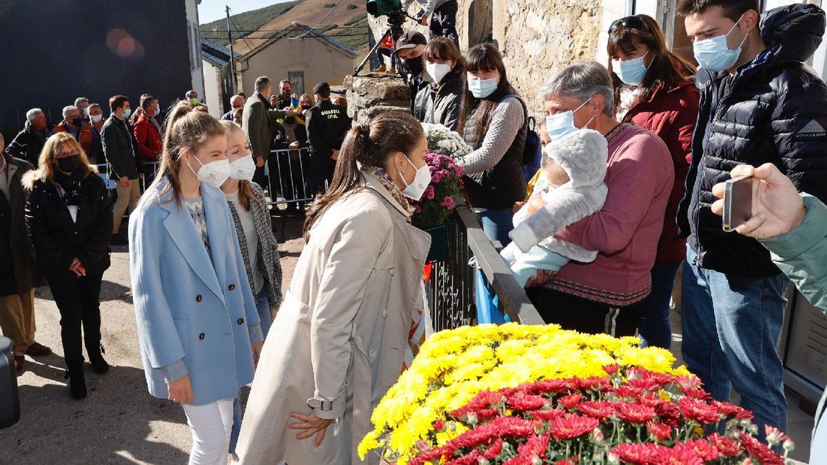 Pueblo Ejemplar 2021: La Familia Real visita Santa María del Puerto, en Somiedo