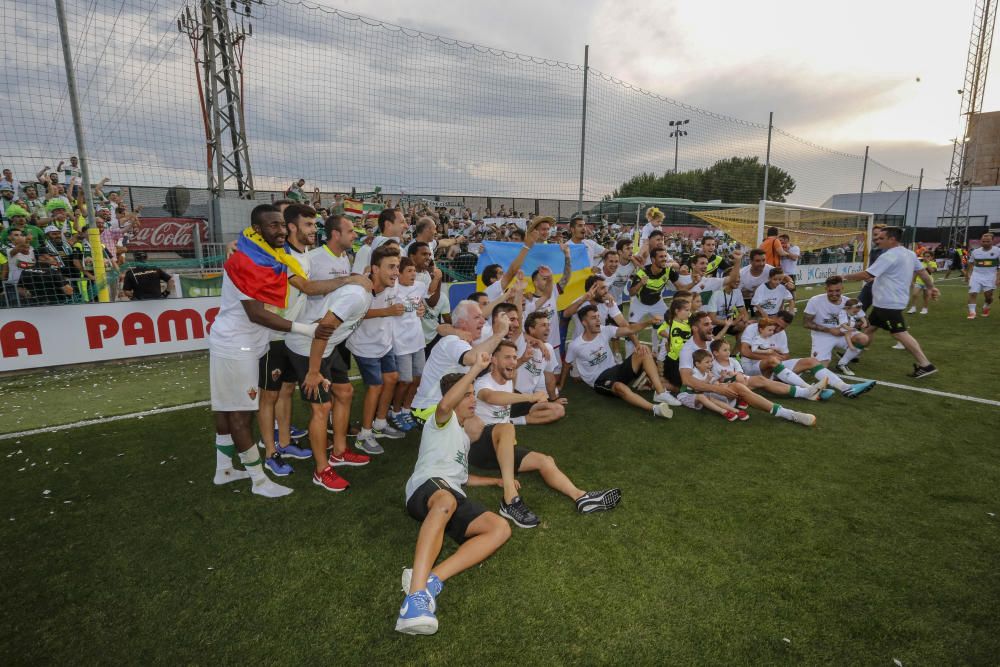 Ascenso Elche CF: imágenes del partido ante el Villarreal B y fiesta sobre el césped