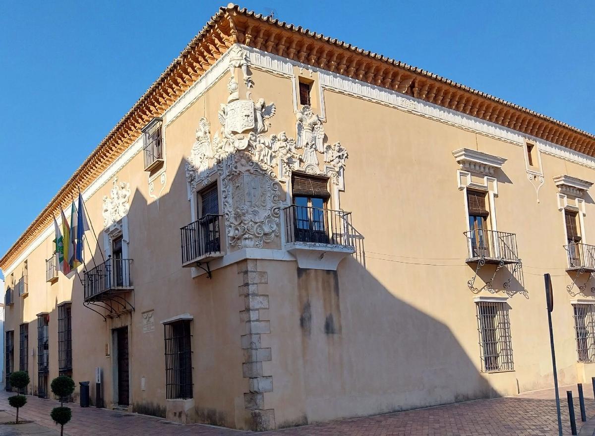 Fachada del Ayuntamiento de Almendralejo.