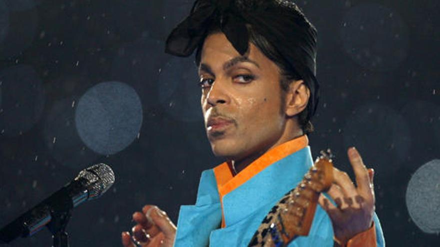 Prince, durante la actuación en la SuperBowl de 2007.