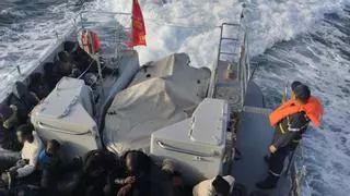Marruecos intercepta una embarcación con más de 90 migrantes que supuestamente iba a Canarias