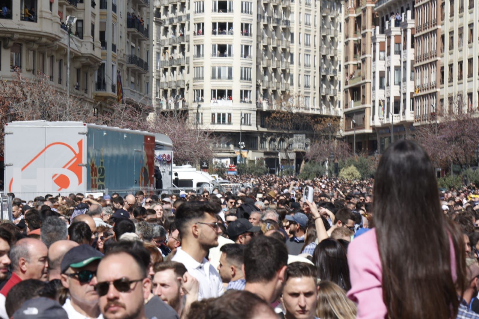 Llenazo en la Mascletà del 17 de marzo