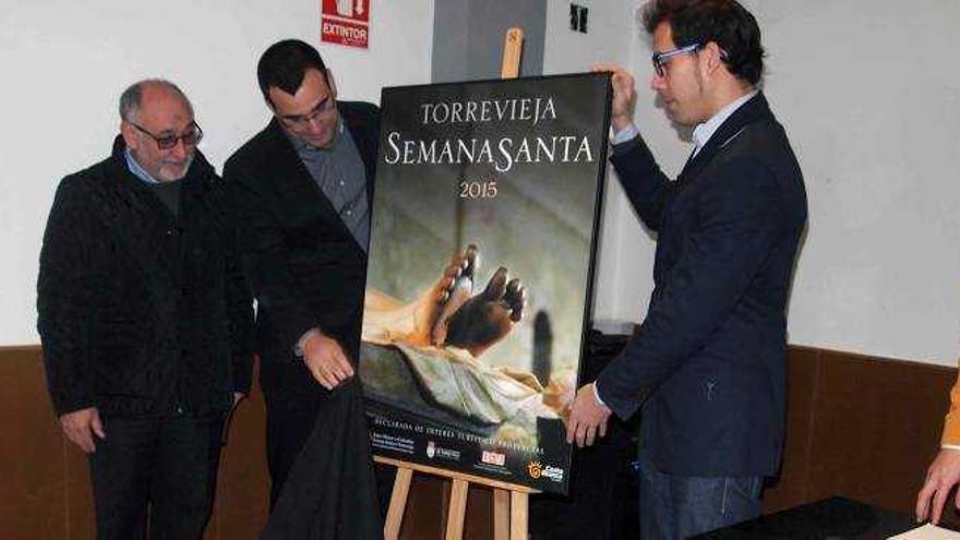 El cartel de Semana Santa 2015 Una imagen del Cristo Yacente