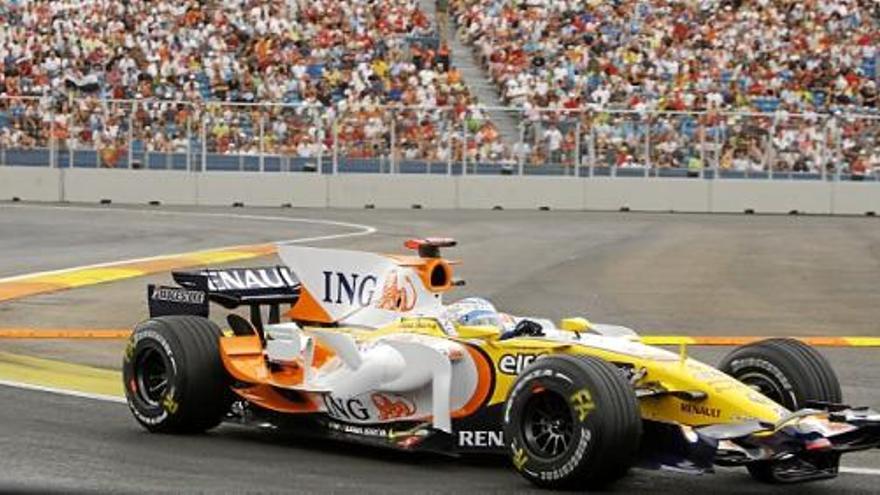 Fernando Alonso durante la prueba de 2008