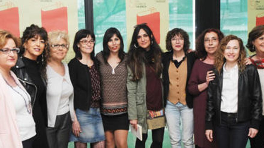 Las autoras de «Entre dones», ayer, en la Fira.