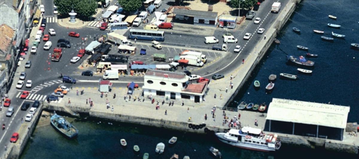 O molle de pasaxe e a estación marítima no ano 1992.