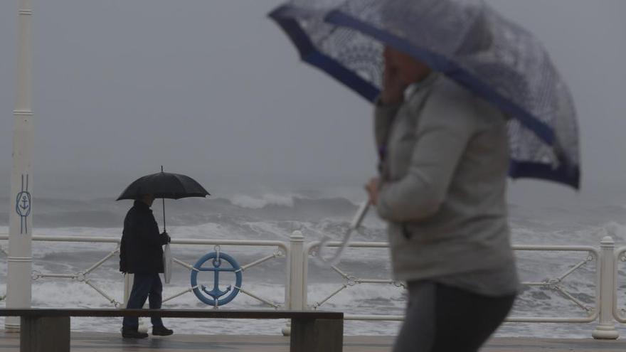 Asturias estará mañana en alerta por viento, oleaje y nieve