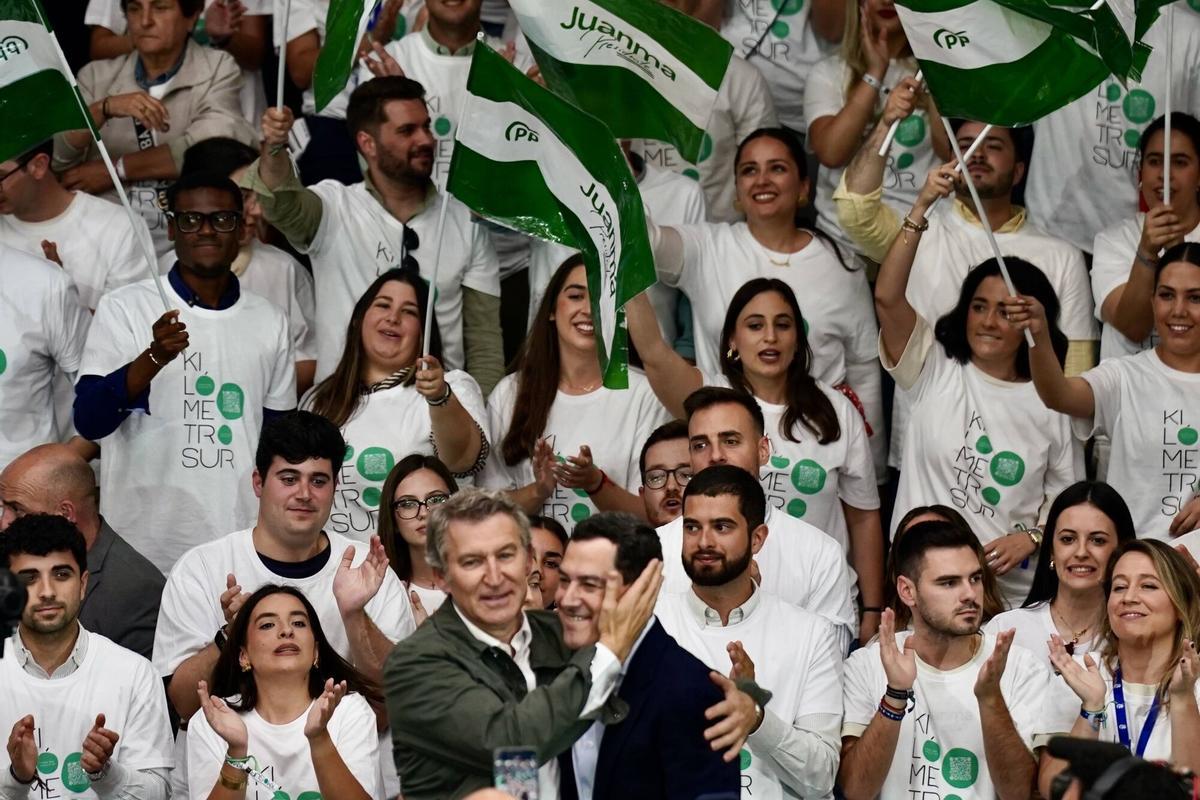 Mitin del candidato a la presidencia de la Junta de Andalucía, Juanma Moreno Bonilla, junto al presidente del PP nacional, Alberto Núñez Feijoo, en Carranque
