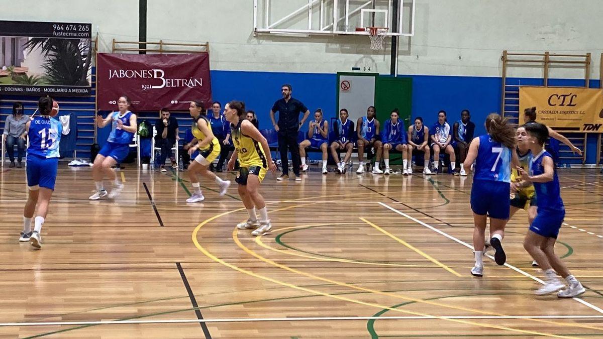 Fustecma Nou Bàsquet Femení durante la victoria ante el Picken Claret.