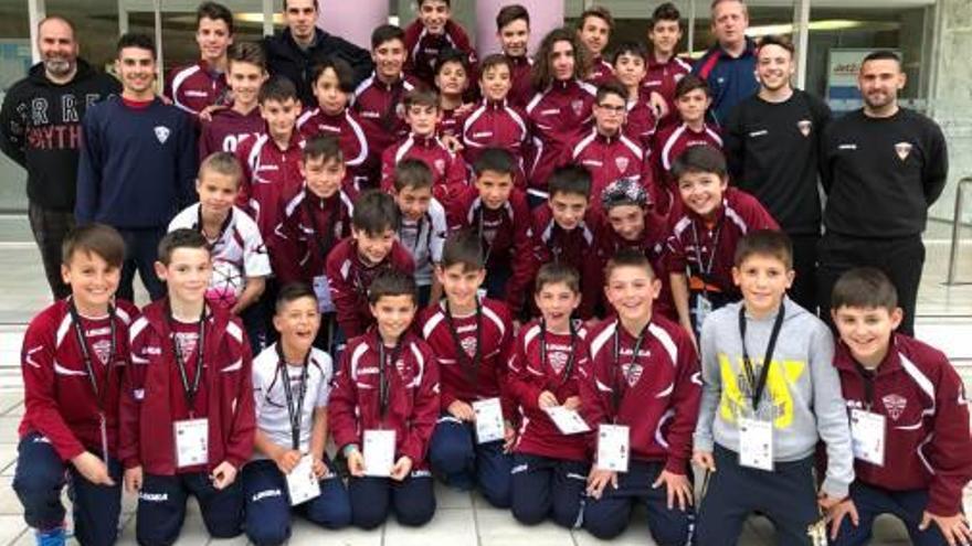 Els equips del CE Sallent que van ser a la Mare Nostrum Cup de Salou