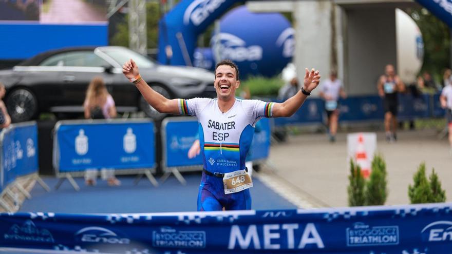 El algemesinense Álvaro Sabater revalida el título de campeón del mundo de cuadriatlón