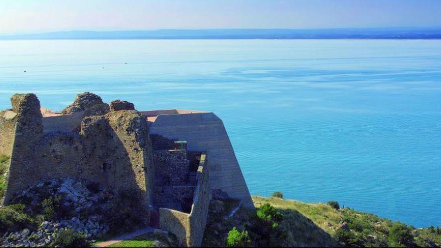 Els pirates envairtan el castell de la Trinitat