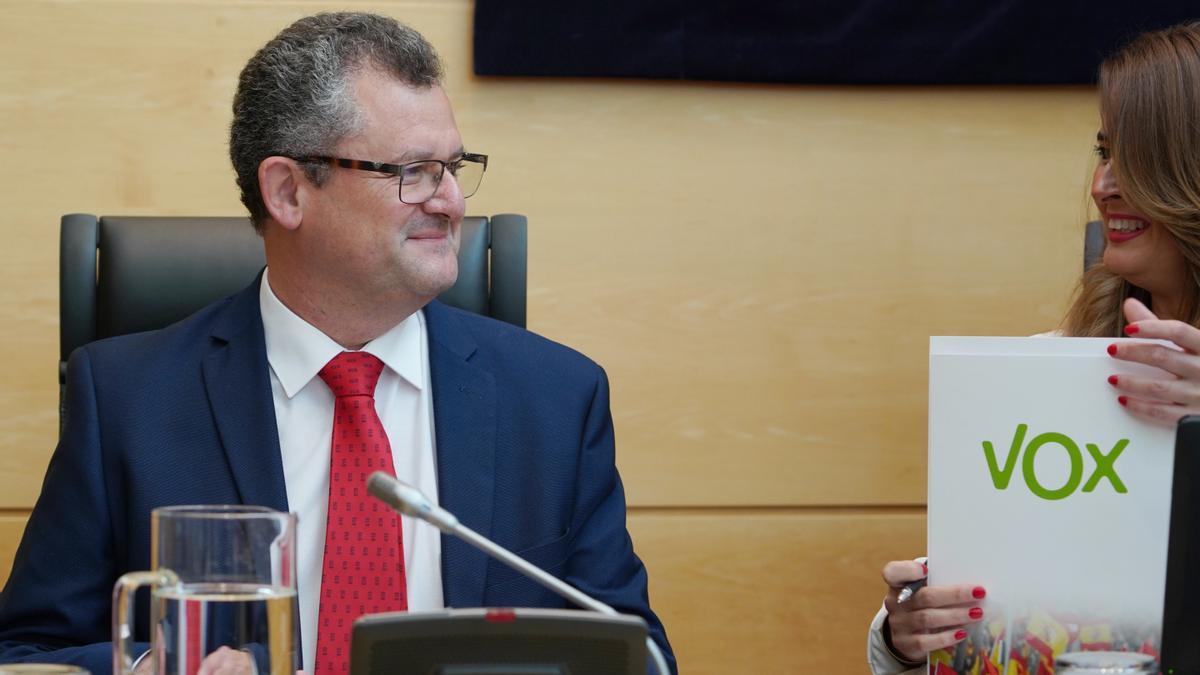 El consejero de Agricultura, durante su comparecencia en las Cortes.