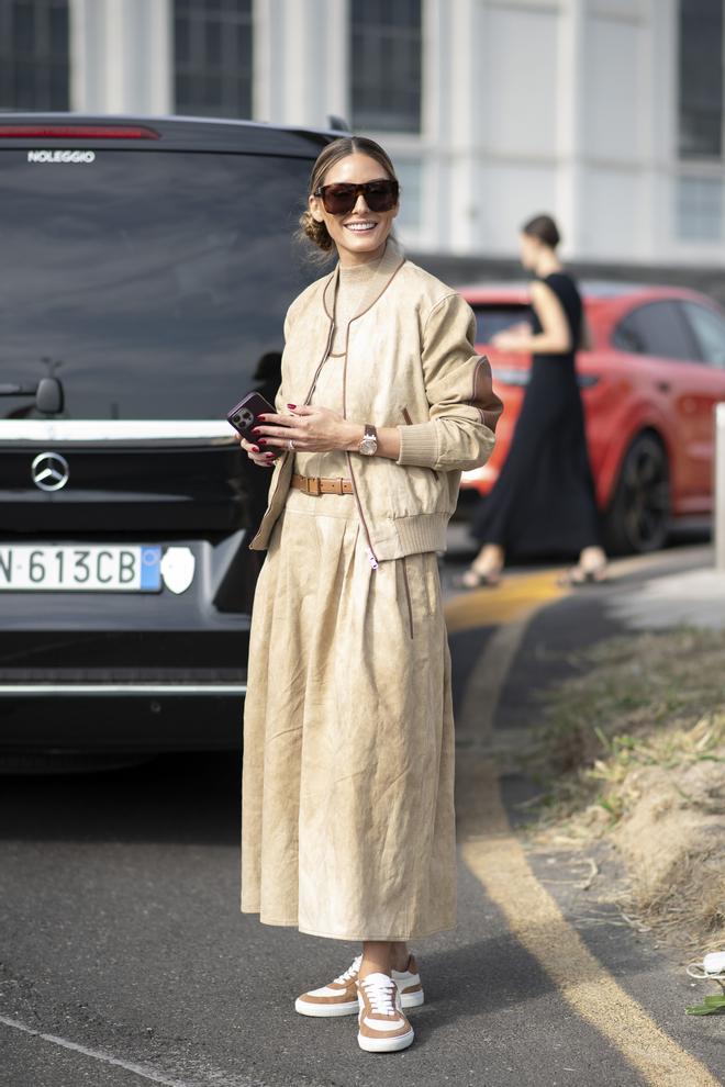 Olivia Palermo con falda midi