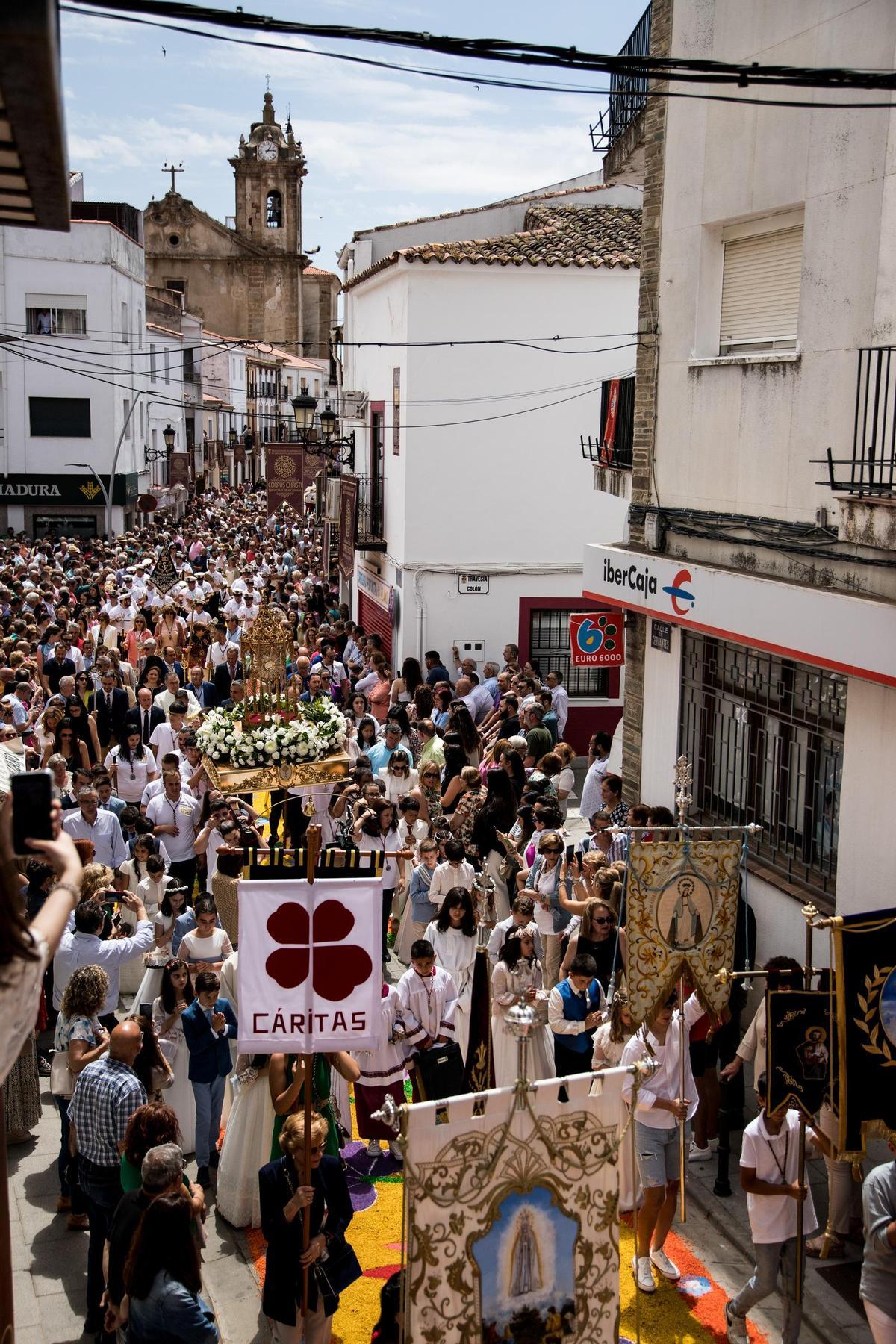 El Corpus Christi por las calles de San Vicente de Alcántara.