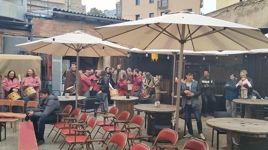 Activitat Fira de l'Aixada al pati dels Carlins