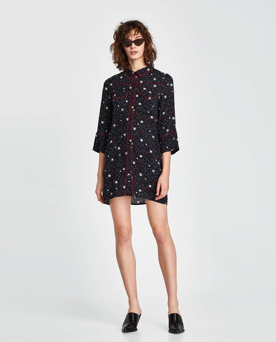 Vestido estampado de estrellas de Zara