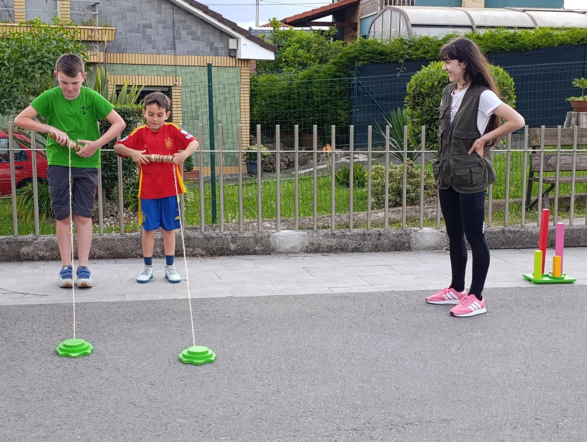 Los pequeños de Viella celebran el "Día de los Paxarrinos"