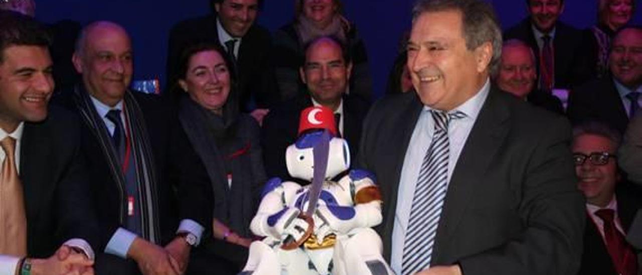 Reclaman 90.000 euros a la diputación por un estand de turismo con una &#039;filà&#039; de robots