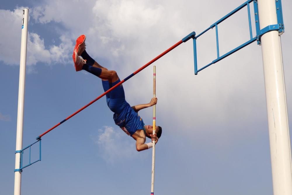 Control federativo de atletismo en Yecla