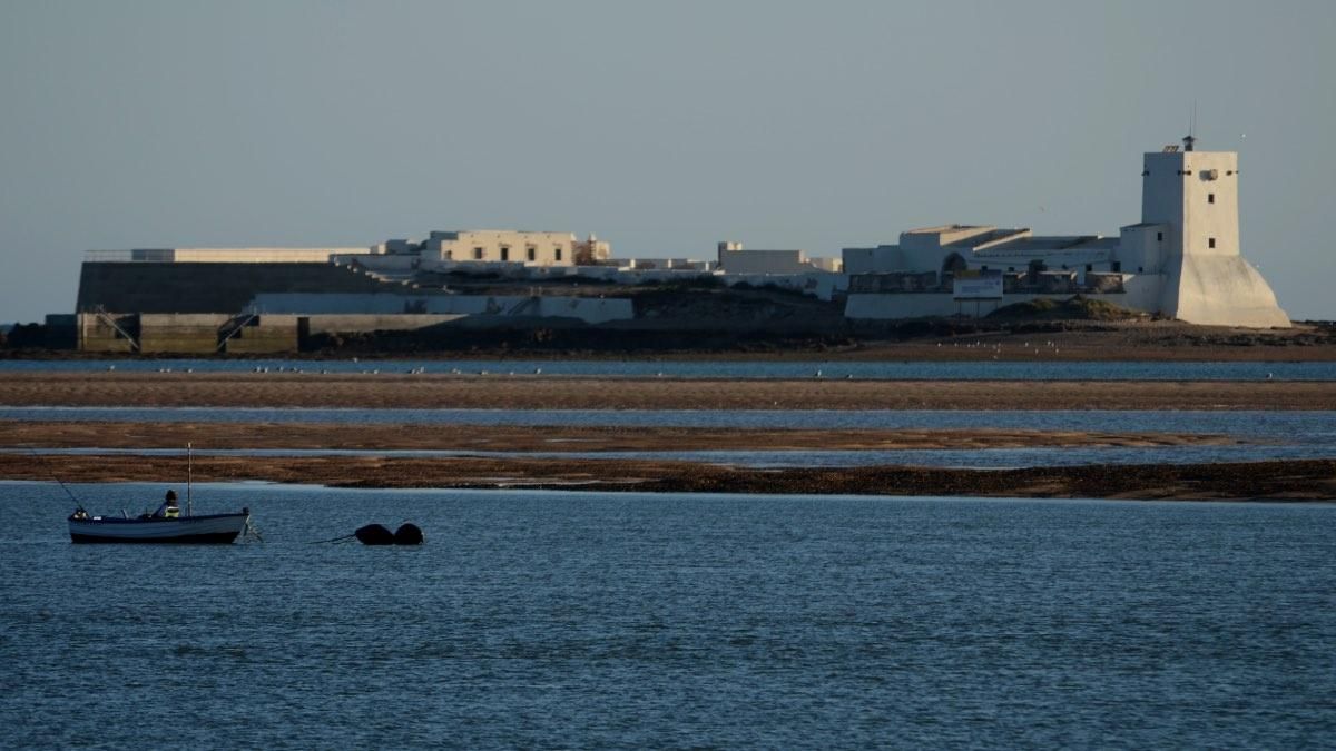 Este es el pueblo andaluz que tiene un castillo flotante conocido como el Templo de Hércules de Andalucía: aquí estuvieron Julio César y Aníbal