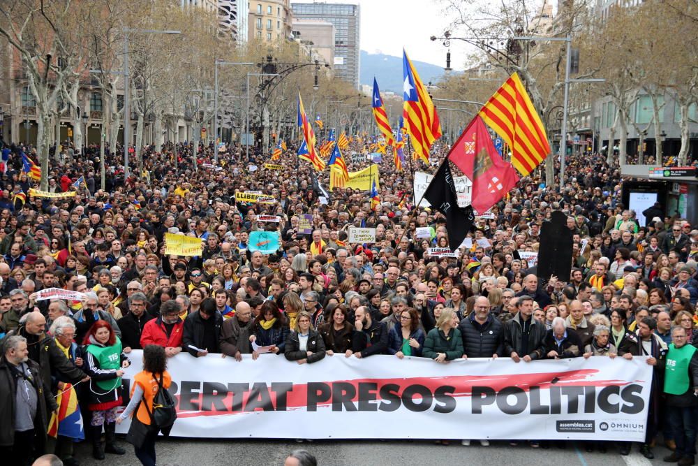 Manifestació a Barcelona contra la detenció de Puigdemont