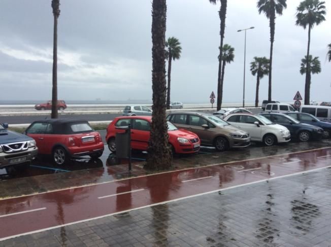 Lluvia y arco iris en la capital grancanaria (30/03/2016)