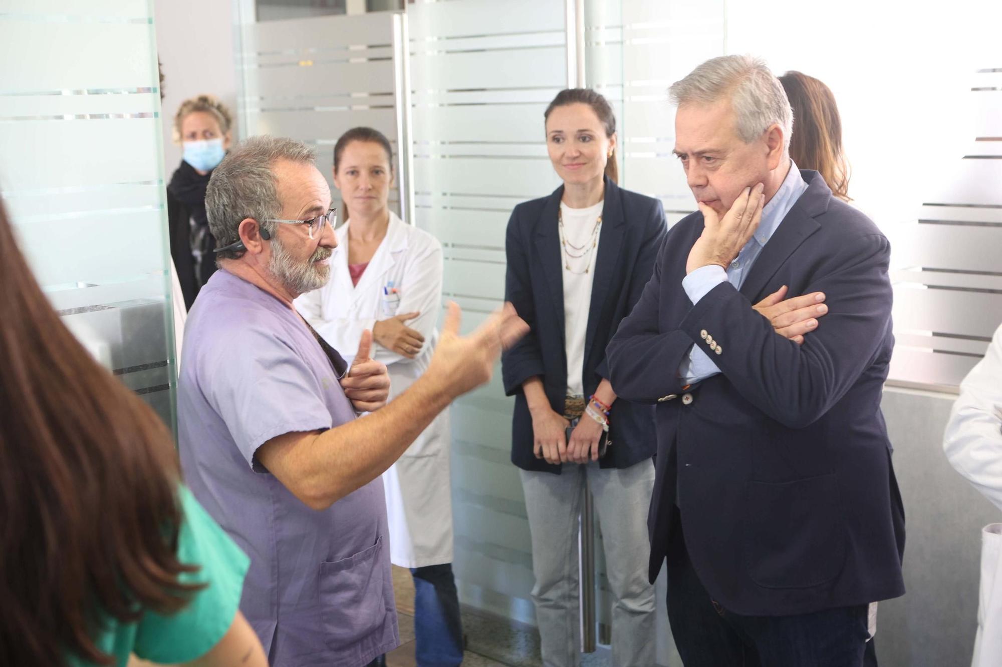 El conselleiro de Sanidade visita el Instituto de Investigación Biomédica de A Coruña