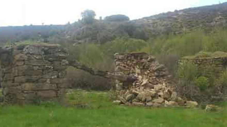 Estado que presenta el puente Oterino tras el desmoronamiento de un pilar.