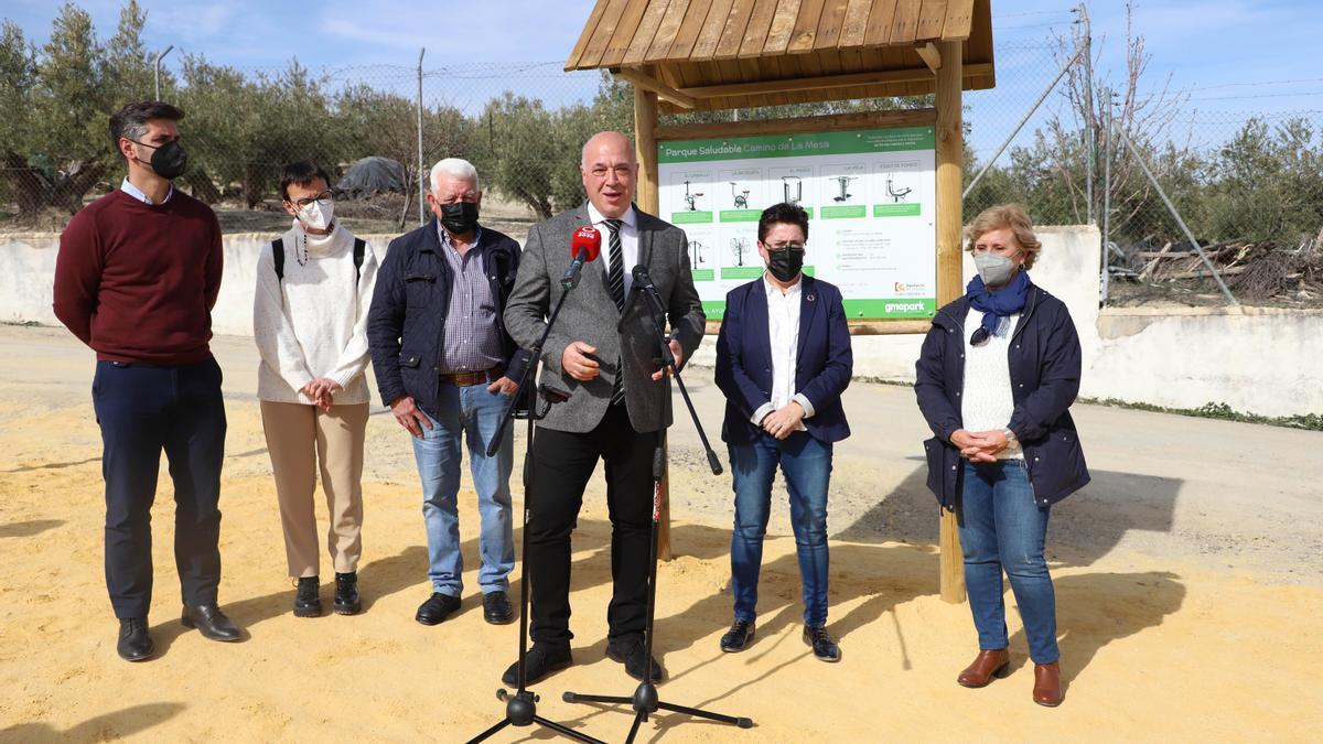 Antonio Ruiz inaugura el parque saludable Fuente Tójar.