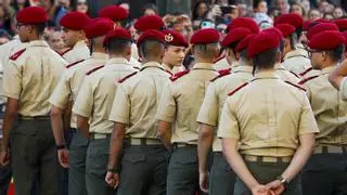 La princesa Leonor marcha con sus compañeros cadetes antes de hacer su ofrenda a la Virgen